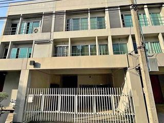 Reihenhaus zur Miete mit 3 Zimmer in Suan Luang, Bangkok