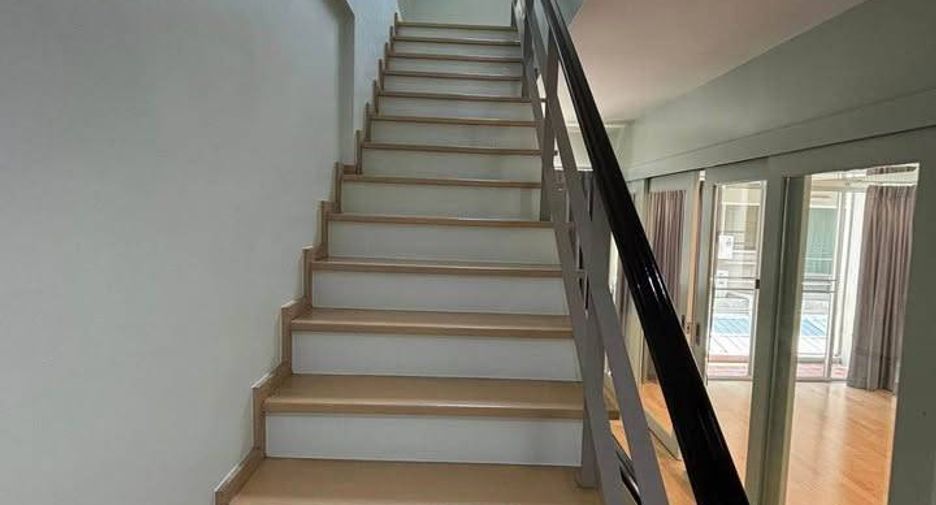 Reihenhaus zur Miete mit 3 Zimmer in Suan Luang, Bangkok
