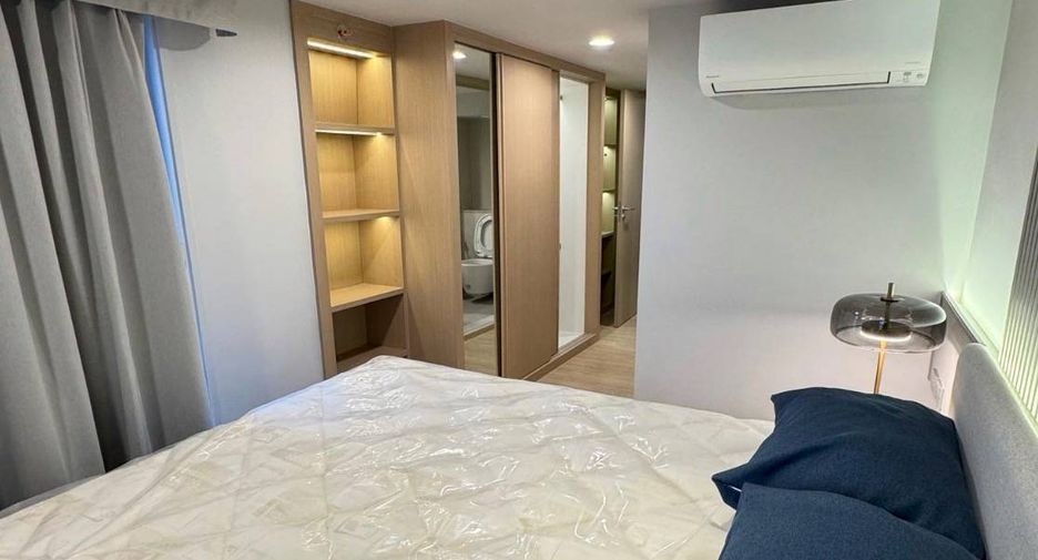 For rent 2 bedrooms condo in Bang Rak, Bangkok