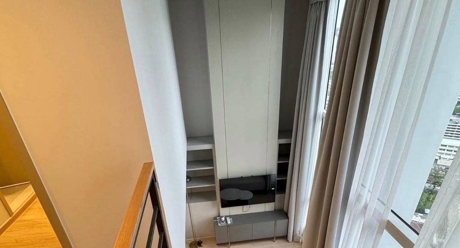 For rent 2 bedrooms condo in Bang Rak, Bangkok