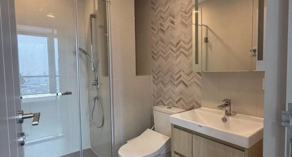 Condo en alquiler de 2 habitaciones en Khlong Toei, Bangkok
