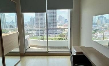 Wohnung zur Miete mit 2 Zimmer in Khlong San, Bangkok