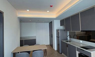 Condo en alquiler de 2 habitaciones en Bang Rak, Bangkok