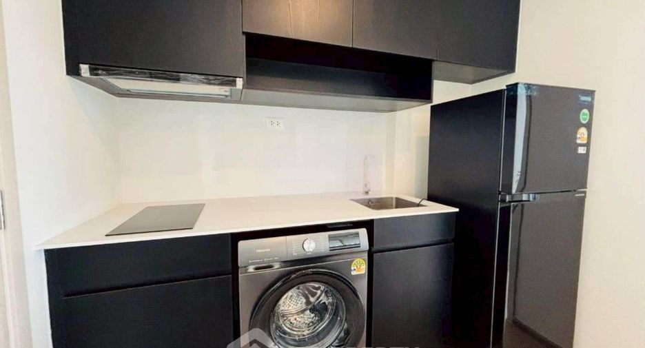 For rent 2 bedrooms condo in Huai Khwang, Bangkok