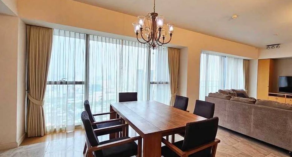 For rent 3 bedrooms condo in Sathon, Bangkok