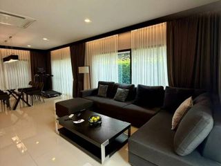 For rent 4 bedrooms house in Bang Kapi, Bangkok