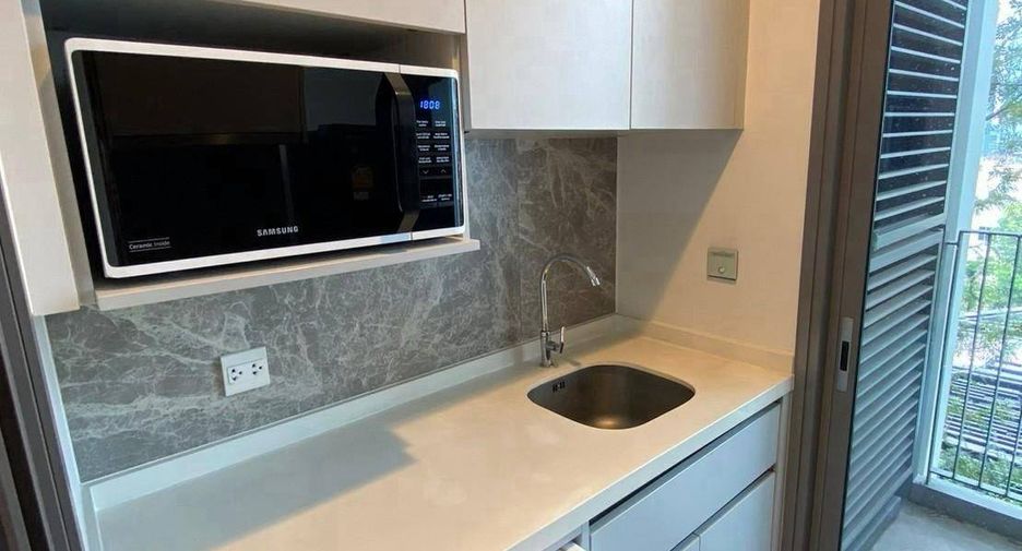 Condo en alquiler de 1 habitaciones en Bang Na, Bangkok