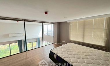 For rent 3 bedrooms condo 