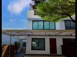 Reihenhaus zur Miete mit 4 Zimmer in Suan Luang, Bangkok