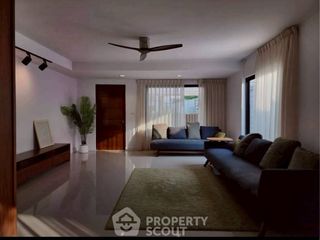 Reihenhaus zur Miete mit 4 Zimmer in Suan Luang, Bangkok