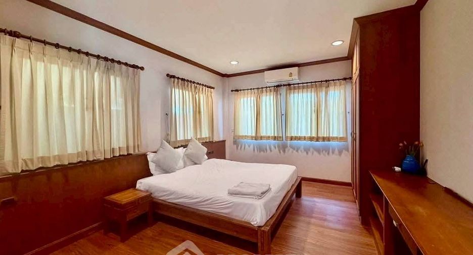 Villa en alquiler de 3 habitaciones en Huay Yai, Pattaya
