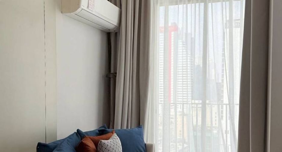 For rent 2 bedrooms condo in Bang Rak, Bangkok