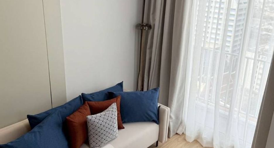For rent 2 bedrooms condo in Bang Rak, Bangkok