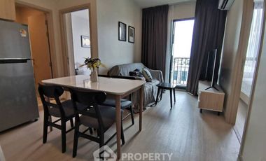 Condo en alquiler de 2 habitaciones en Huai Khwang, Bangkok