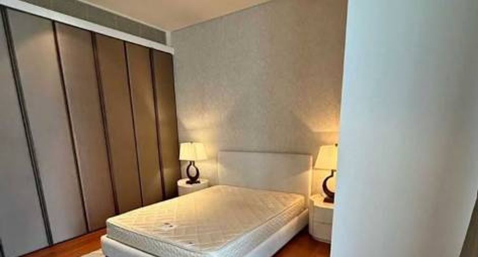 For rent 2 bedrooms condo in Sathon, Bangkok
