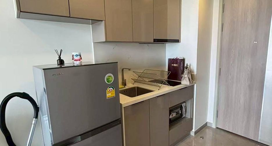 For rent 1 bed condo in Huai Khwang, Bangkok