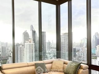 For rent 2 bedrooms condo in Bang Rak, Bangkok