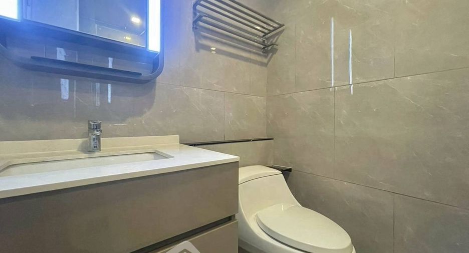 For rent 1 bed condo in Huai Khwang, Bangkok