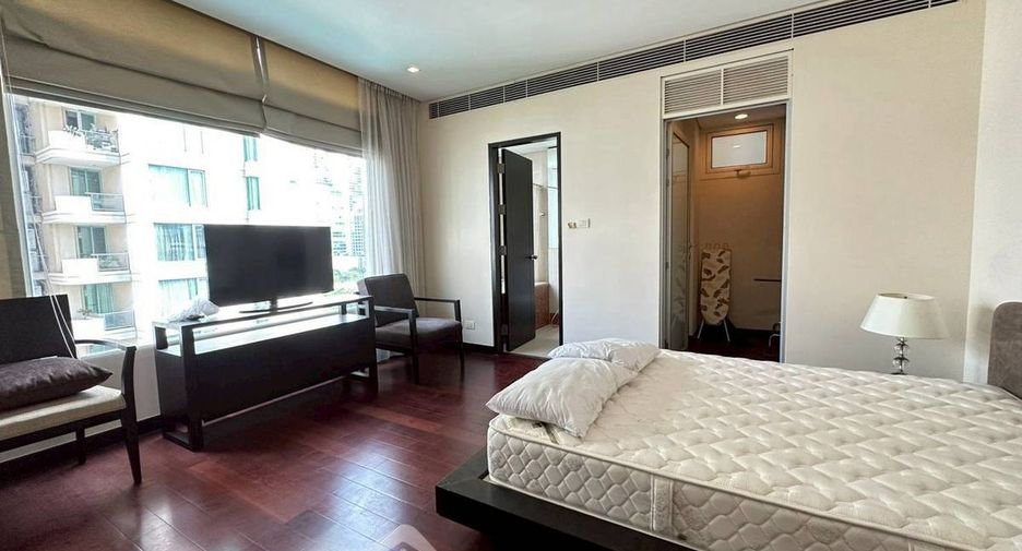 For rent 2 bedrooms condo in Pathum Wan, Bangkok
