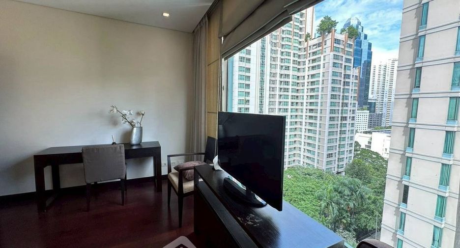 For rent 2 bedrooms condo in Pathum Wan, Bangkok