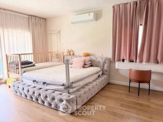 For rent 4 ベッドルーム house in Saphan Sung, Bangkok