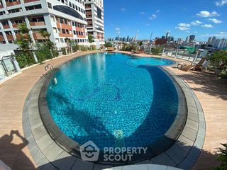 For rent 2 bedrooms apartment in Watthana, Bangkok