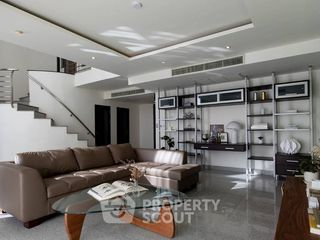 For rent 2 bedrooms apartment in Watthana, Bangkok