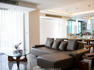 For rent 3 bedrooms apartment in Watthana, Bangkok