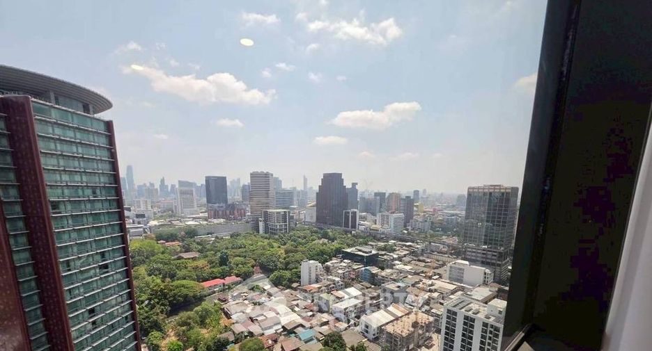 À louer 2 chambres condo à Pathum Wan, Bangkok