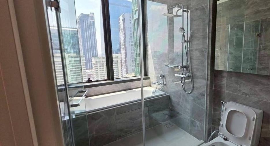 À louer 2 chambres condo à Pathum Wan, Bangkok