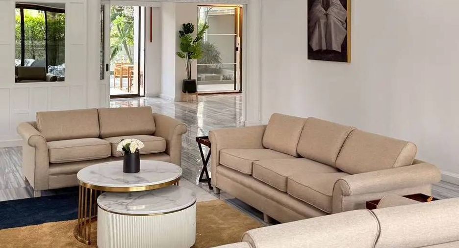 For rent 4 bedrooms apartment in Watthana, Bangkok
