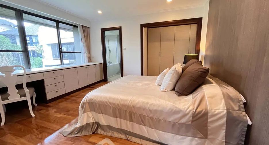 For rent 3 bedrooms apartment in Khlong Toei, Bangkok
