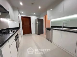 For rent 3 bedrooms apartment in Khlong Toei, Bangkok