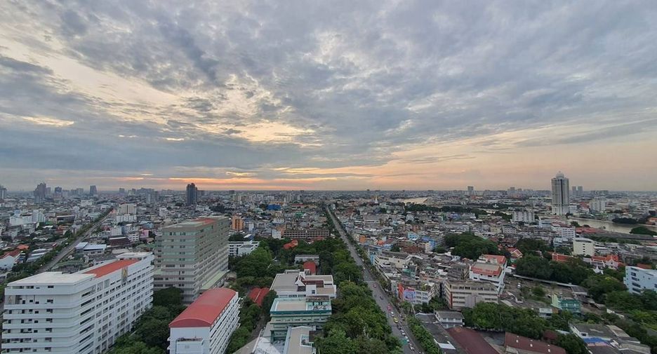 Condo en alquiler de 4 habitaciones en Khlong San, Bangkok