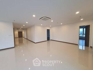 Condo en alquiler de 4 habitaciones en Khlong San, Bangkok