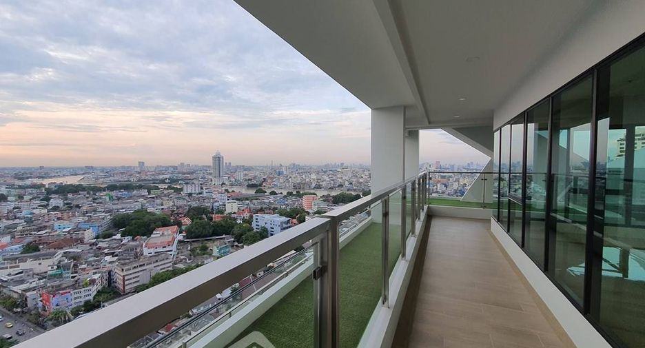 Condo en alquiler de 4 habitaciones en Khlong San, Bangkok