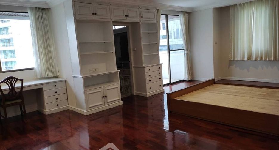 For rent 3 bedrooms apartment in Khlong Toei, Bangkok