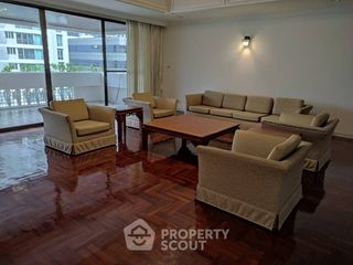 For rent 3 bedrooms apartment in Khlong Toei, Bangkok