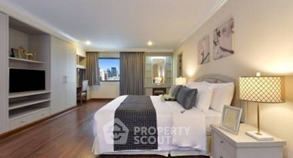 For rent 3 bedrooms apartment in Watthana, Bangkok
