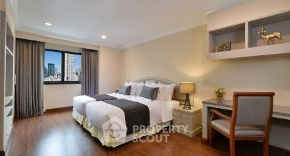 For rent 3 bedrooms apartment in Watthana, Bangkok
