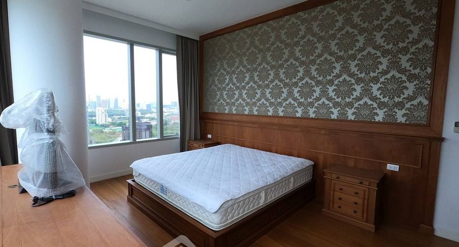 Wohnung zur Miete mit 3 Zimmer in Pathum Wan, Bangkok