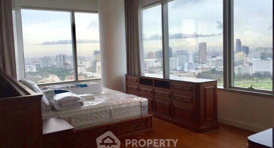 Wohnung zur Miete mit 3 Zimmer in Pathum Wan, Bangkok