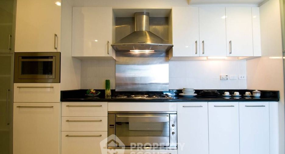 Apartamento en alquiler de 4 habitaciones en Khlong Toei, Bangkok