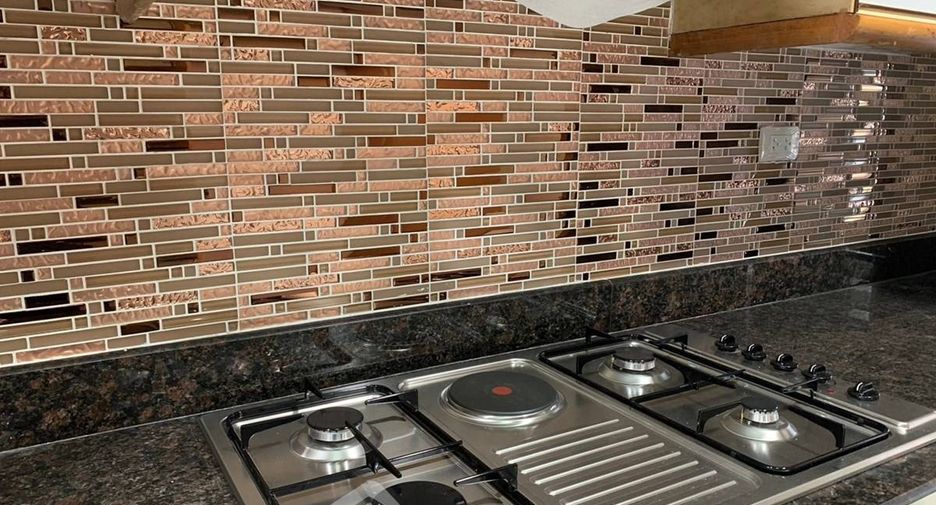 For rent 3 bedrooms apartment in Watthana, Bangkok