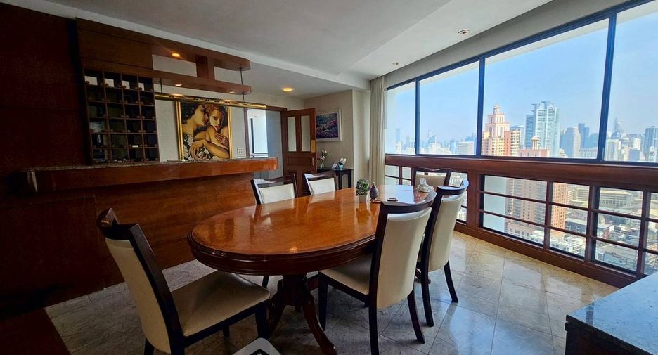 For rent 3 bedrooms condo in Khlong Toei, Bangkok