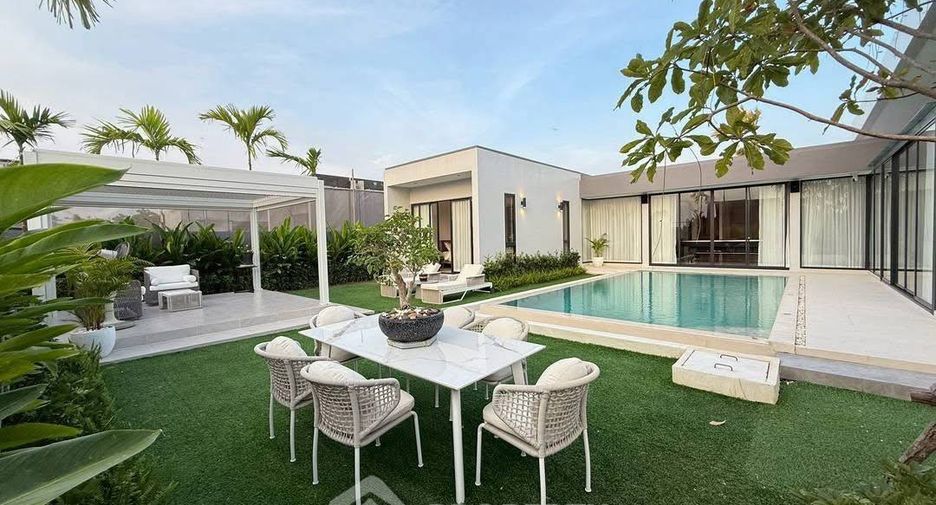 For rent 3 bedrooms villa in Bang Lamung, Chonburi