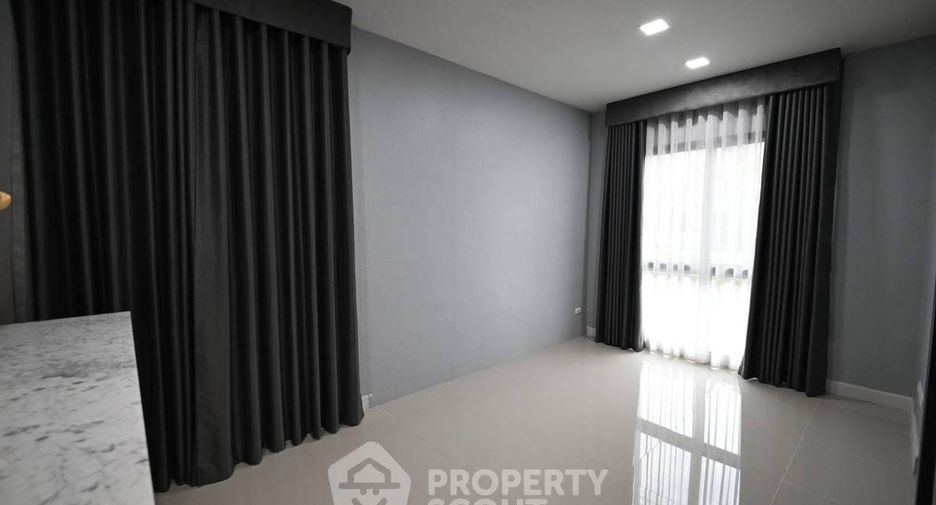 For rent 3 bedrooms house in Bang Khun Thian, Bangkok