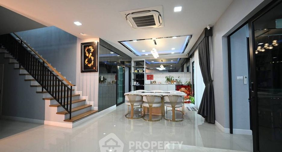 For rent 3 bedrooms house in Bang Khun Thian, Bangkok