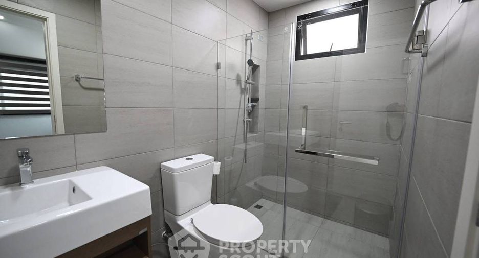 For rent 3 bedrooms house in Bang Khun Thian, Bangkok