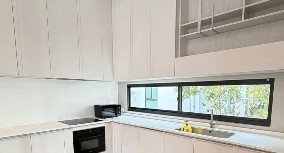 For rent 4 bedrooms house in Saphan Sung, Bangkok